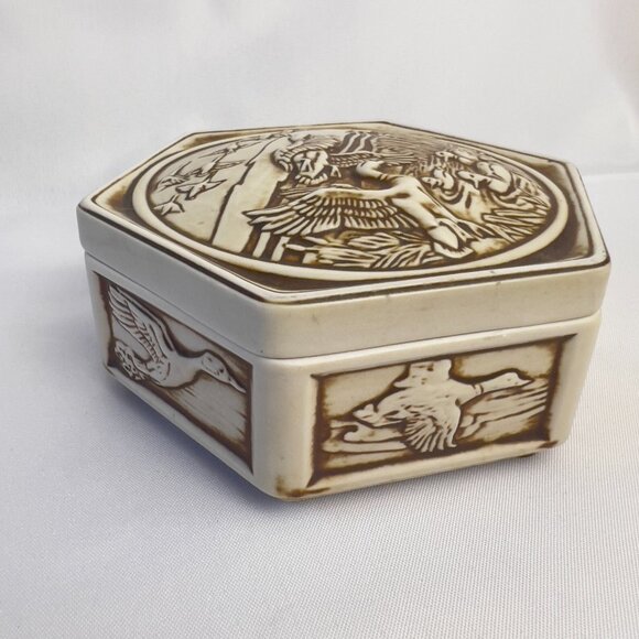 Avon 1980 Ceramic Trinket Box Handcrafted in Brazil Duck Relief Nature Scene - Picture 4 of 10